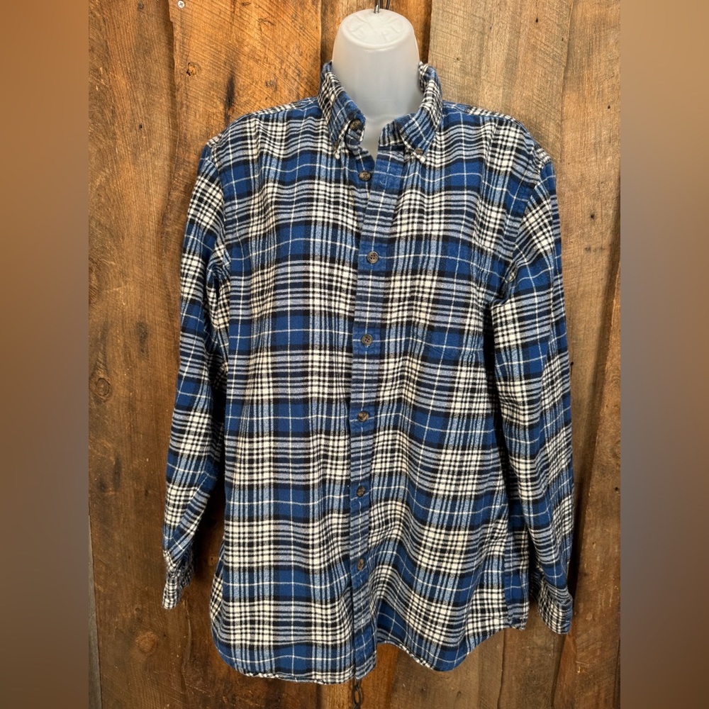 Eddie Bauer Blue Flannel Relaxed Fit - Size Medium